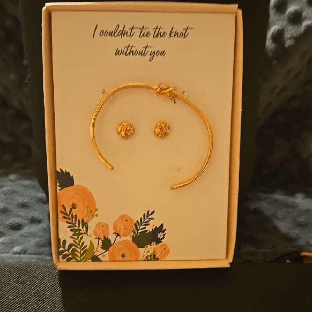 Gold Knot Bracelet and Earring Set